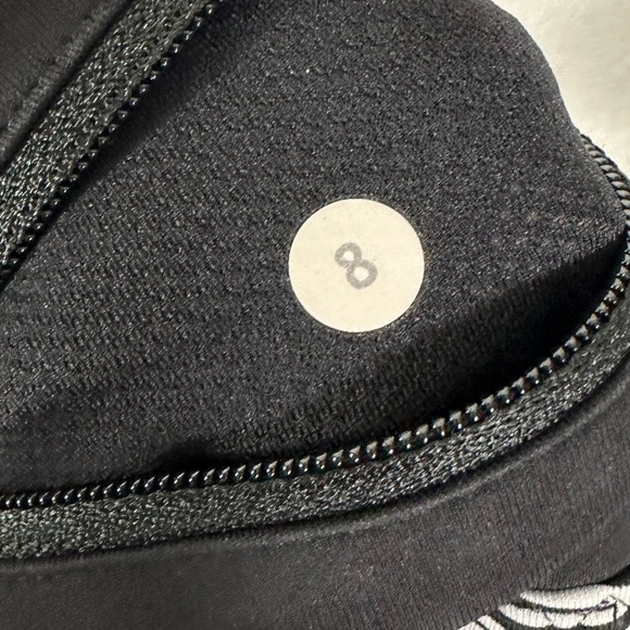 Lululemon Run A Marathon Crop II Pretty Palm Black Angel Wing / Black Size 8 - Picture 4 of 6